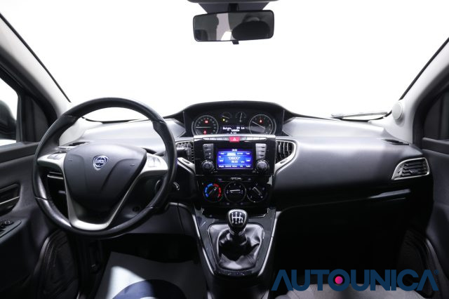 LANCIA Ypsilon usata, con Fendinebbia
