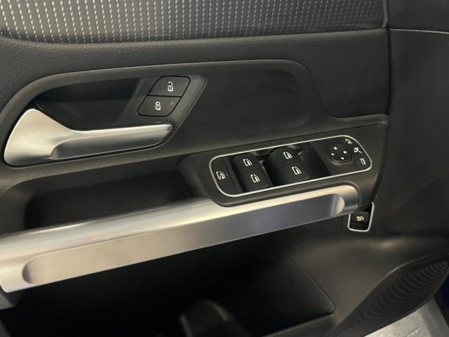 MERCEDES-BENZ GLB 200 usata, con Autoradio