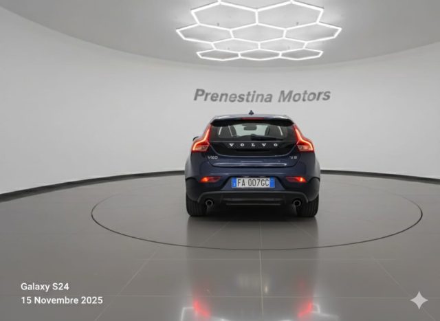 VOLVO V40 Cross Country usata, con Alzacristalli elettrici