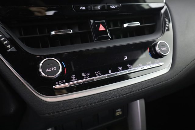 TOYOTA Corolla Cross usata 11