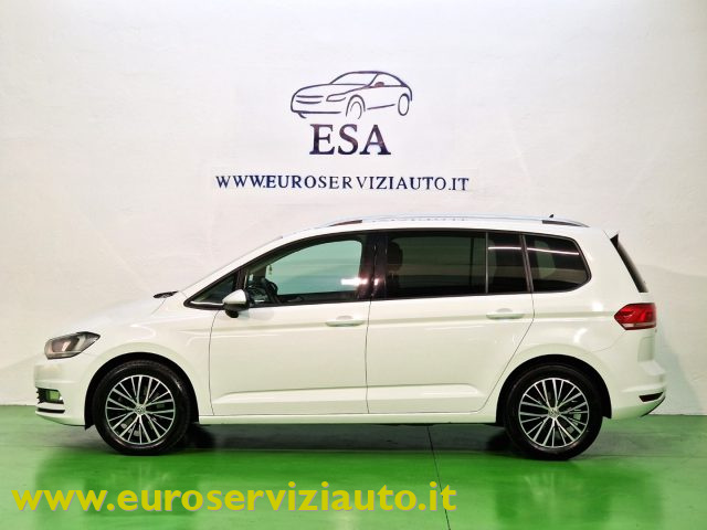 VOLKSWAGEN Touran usata, con Autoradio