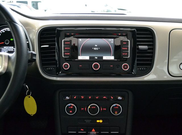 VOLKSWAGEN Maggiolino usata, con Autoradio