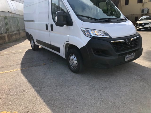 OPEL Movano usata, con Airbag