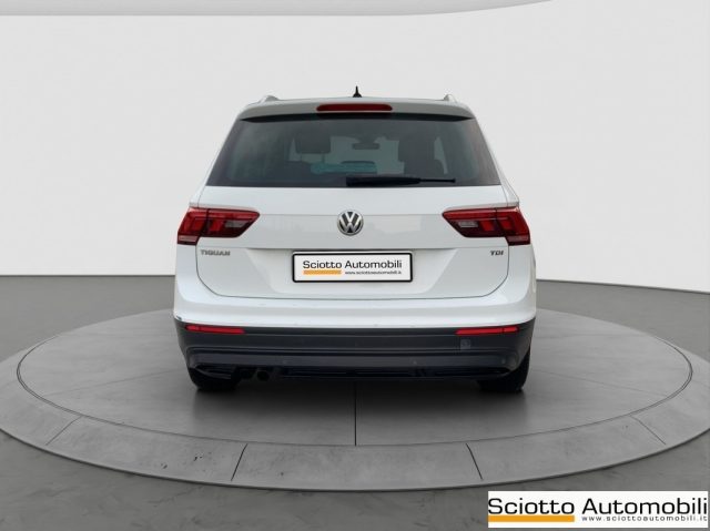 VOLKSWAGEN Tiguan usata, con Autoradio