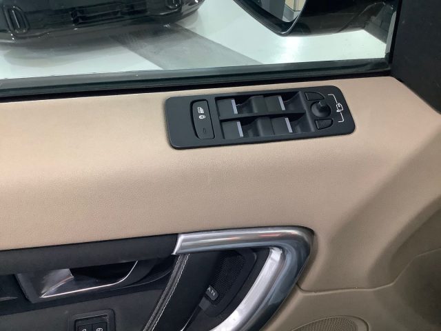 LAND ROVER Discovery Sport usata, con Controllo elettronico della corsia