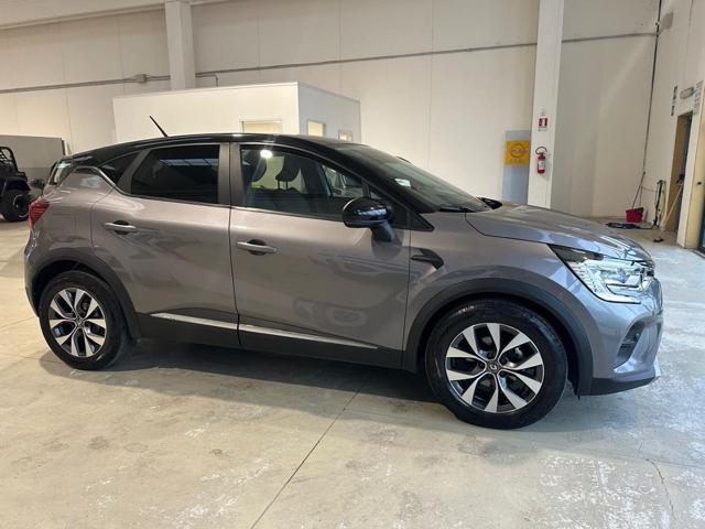RENAULT Captur usata, con Autoradio