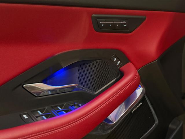 JAGUAR E-Pace usata, con Volante in pelle