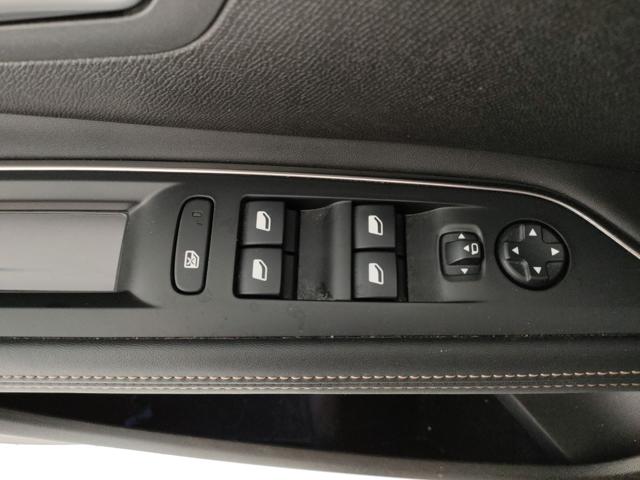 PEUGEOT 5008 usata, con Volante in pelle
