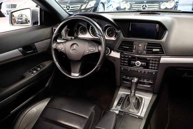 MERCEDES-BENZ E 200 usata, con Controllo automatico clima