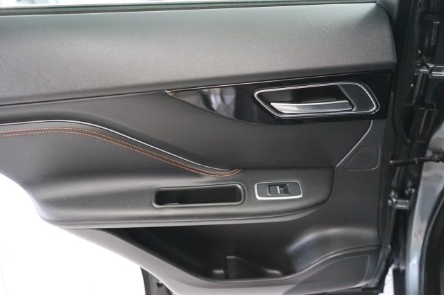 JAGUAR F-Pace usata, con Isofix