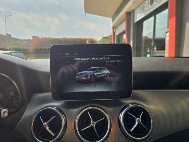 MERCEDES-BENZ GLA 200 usata, con Luci diurne