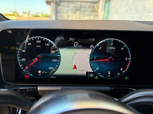 MERCEDES-BENZ GLA 180 usata, con Touch screen