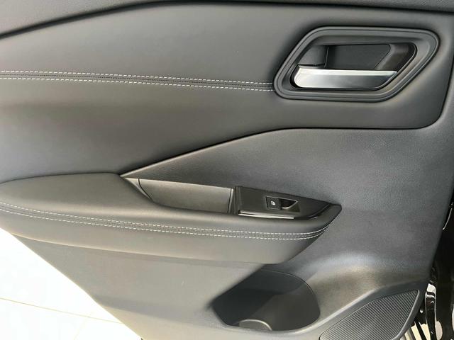 NISSAN Qashqai usata, con Fari LED