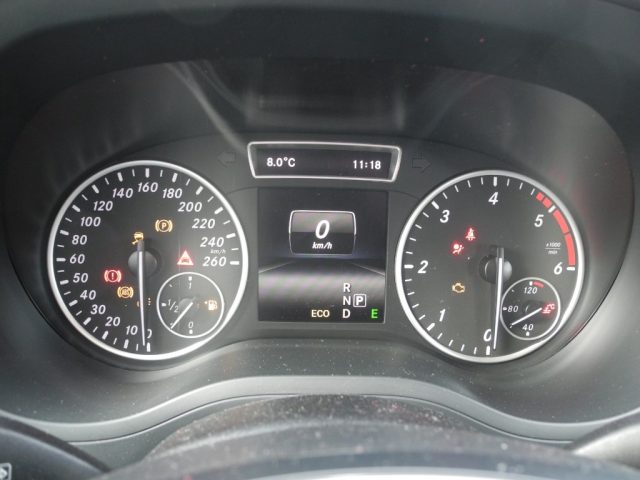 MERCEDES-BENZ B 180 usata, con Interni in pelle