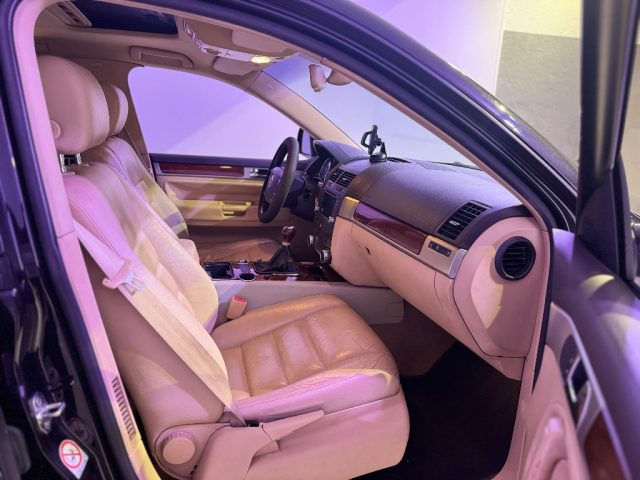 VOLKSWAGEN Touareg usata 15