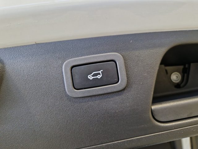 JAGUAR E-Pace usata, con Park Distance Control