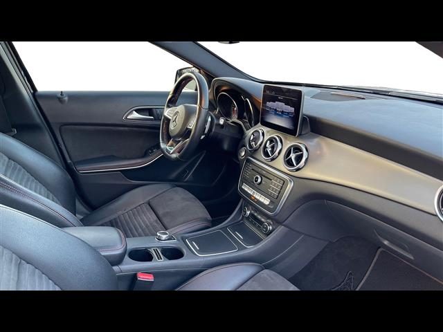 MERCEDES-BENZ GLA 200 usata, con Telecamera per parcheggio assistito