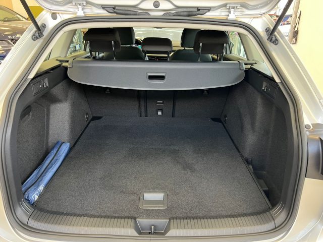 VOLKSWAGEN Golf Variant usata, con Boardcomputer