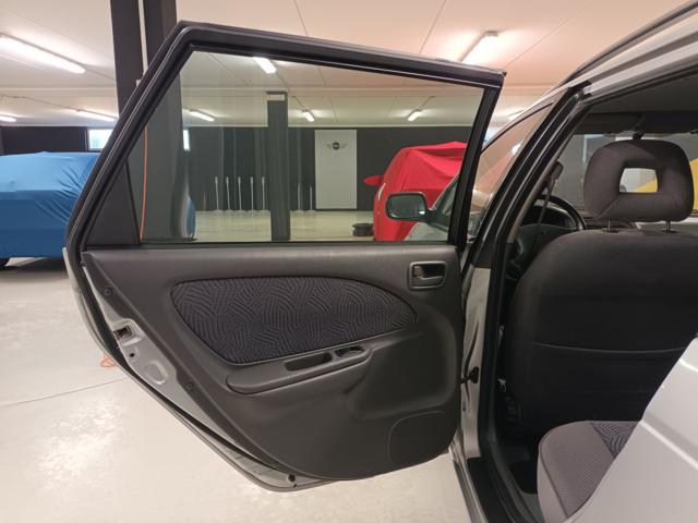 TOYOTA Avensis usata 32