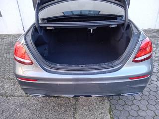 MERCEDES-BENZ E 220 usata, con Cerchi in lega