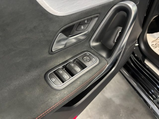 MERCEDES-BENZ CLA 200 usata, con Volante in pelle