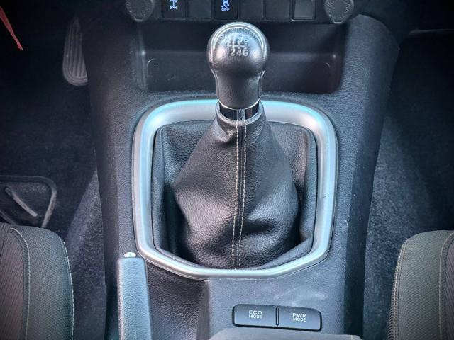 TOYOTA Hilux usata, con Bluetooth