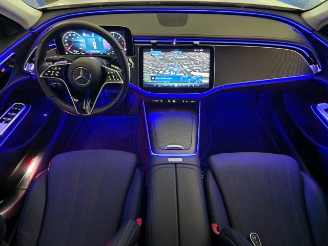 MERCEDES-BENZ E 220 usata, con Controllo automatico clima