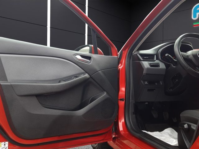 RENAULT Clio usata, con USB