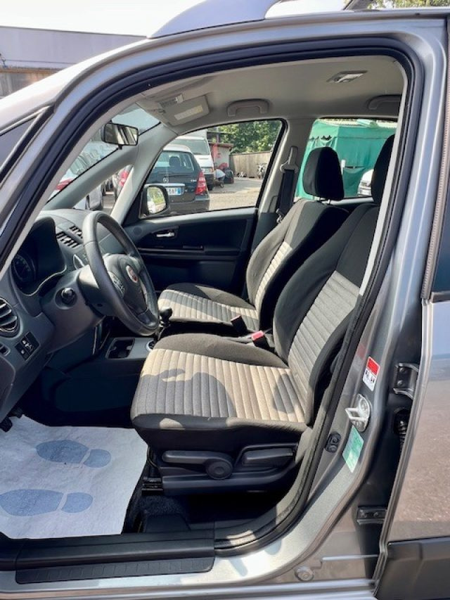 FIAT Sedici usata, con Cerchi in lega