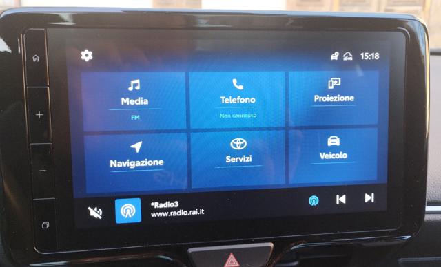 TOYOTA Yaris usata, con Fari LED