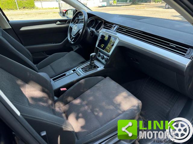 VOLKSWAGEN Passat Variant usata, con Park Distance Control