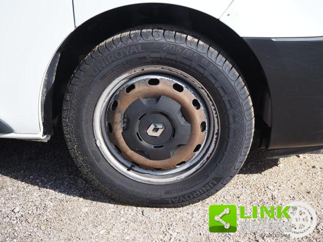 RENAULT Trafic usata 26