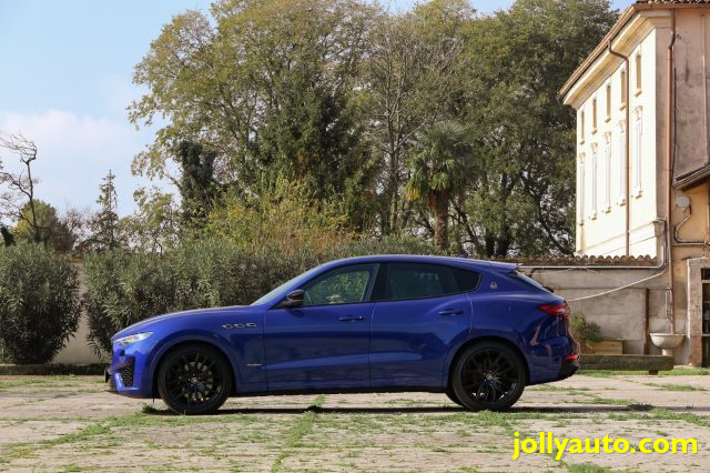 MASERATI Levante usata, con Fendinebbia