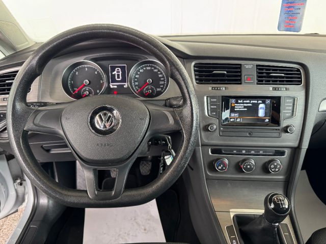 VOLKSWAGEN Golf usata, con Airbag testa