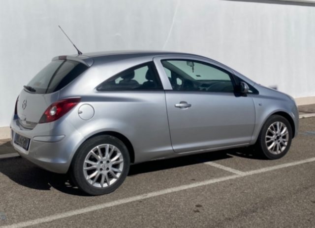 OPEL Corsa usata, con Chiusura centralizzata