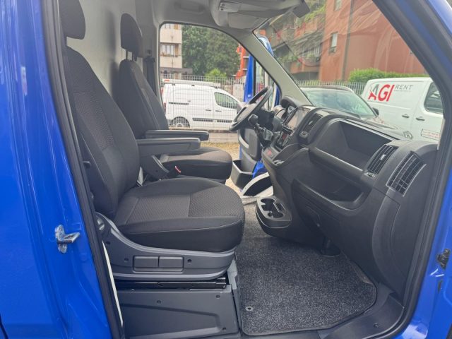 PEUGEOT Boxer usata, con USB