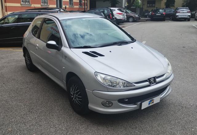 PEUGEOT 206 usata, con Autoradio
