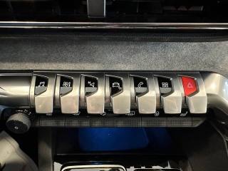 PEUGEOT 5008 usata, con Isofix