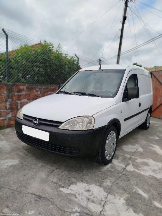 OPEL Combo usata, con Airbag