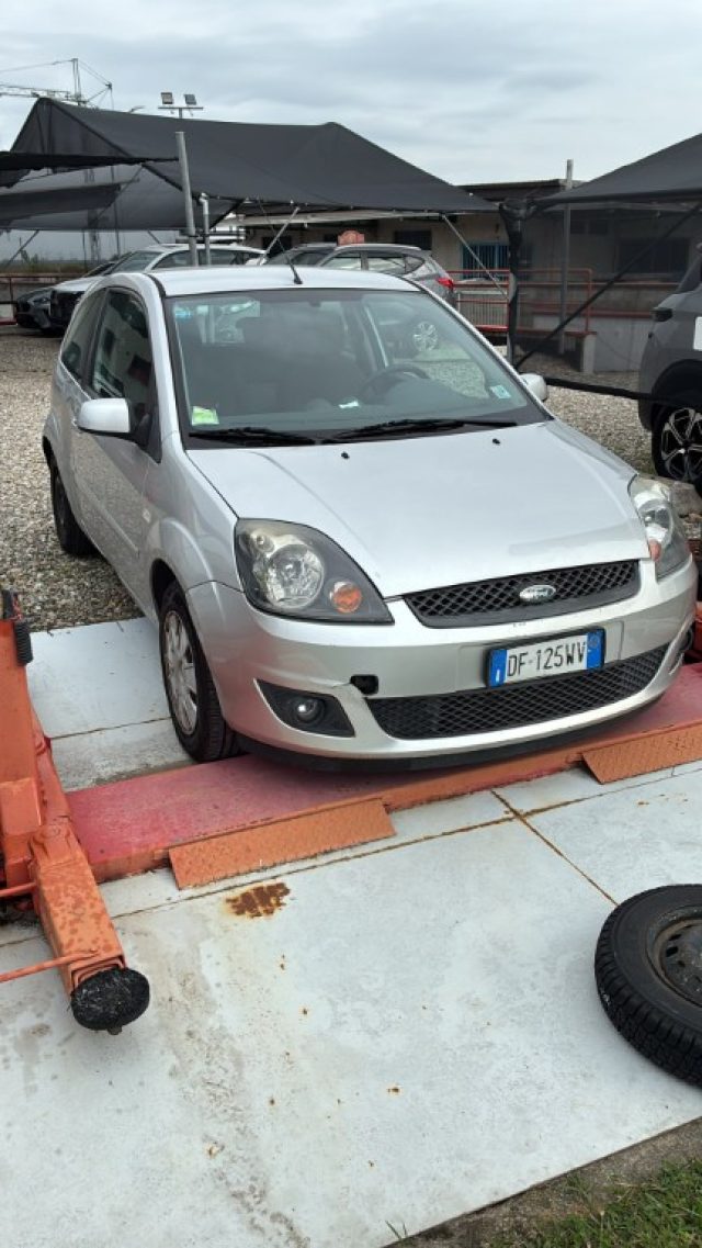 FORD Fiesta usata, con ABS