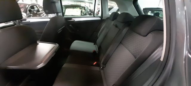 VOLKSWAGEN Tiguan usata, con Bracciolo