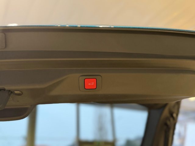 PEUGEOT 3008 usata, con Regolazione elettrica sedili