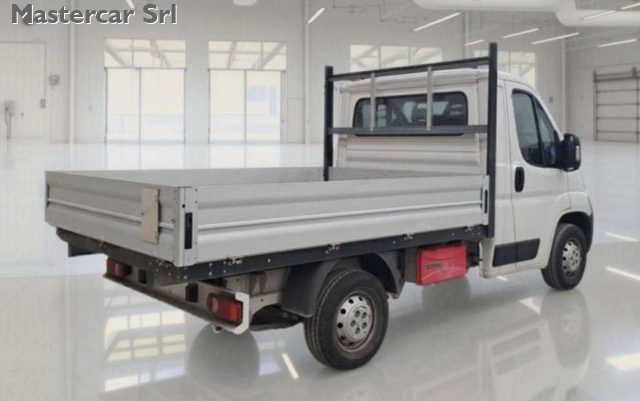 PEUGEOT Boxer usata, con Autoradio