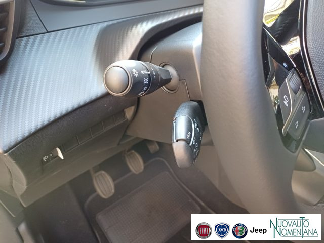 PEUGEOT 208 usata, con USB