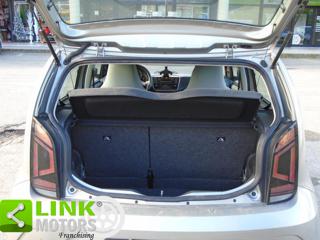 VOLKSWAGEN up! usata, con Autoradio