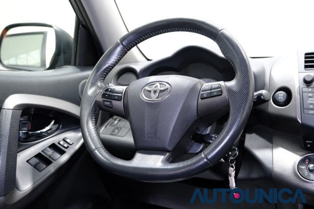TOYOTA RAV 4 MY23 usata 39