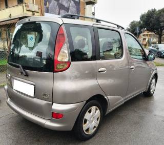 TOYOTA Yaris usata, con Autoradio
