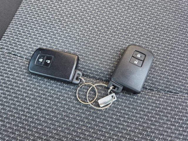 TOYOTA Yaris usata, con Sedile posteriore sdoppiato