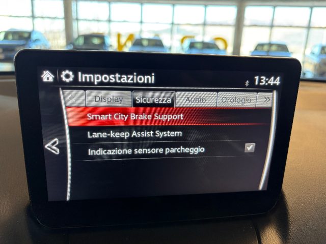 MAZDA 2 usata, con Autoradio digitale