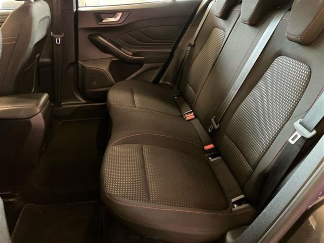 FORD Focus usata, con Sensori di parcheggio anteriori